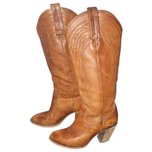Frye Ilana pull on boots size 6